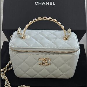 CHANEL Vanity Bag With Chain